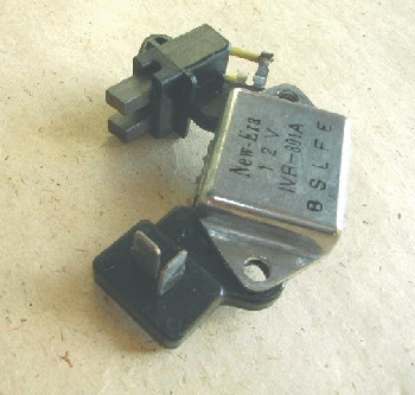 Lichtmaschinenregler Nissan Patrol